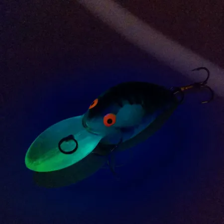 Bomber Fat A Crankbait, Grün-Gelb, 18g, Suspending, #10903