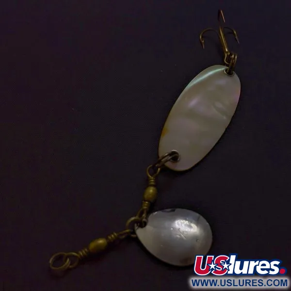 Pflueger Pearl Blinker