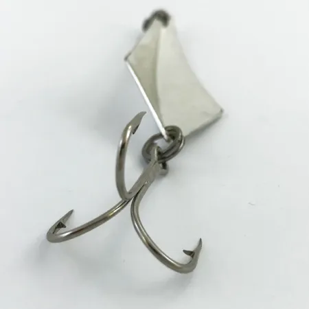 Rebel ArrowHead Blinker, versilbert, 17g, facettiert, #5480