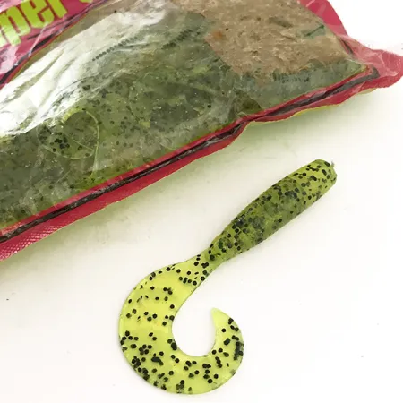 Chompers Single Tail Grub Gummifisch, Chartreuse Pepper, 7cm, #6681